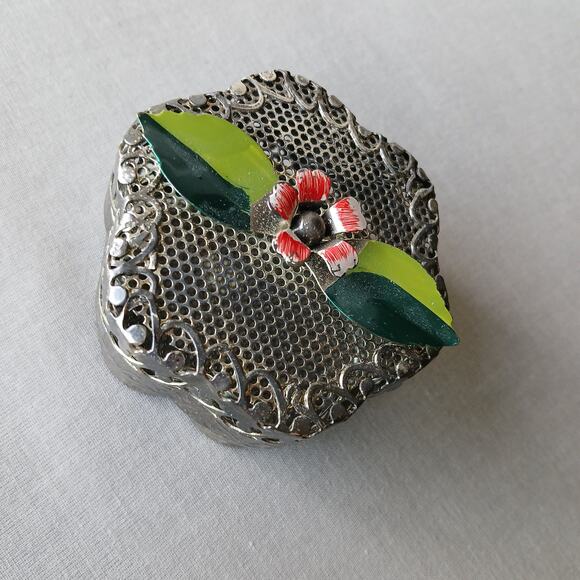 Vintage Filigree Metal Flower Top Box 2.5" diameter jewelry potpourri storage - Picture 5 of 10